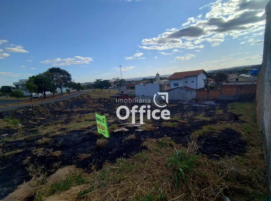 Foto 2 de Terreno / Lote à venda, 300m2 em Anapolis - GO