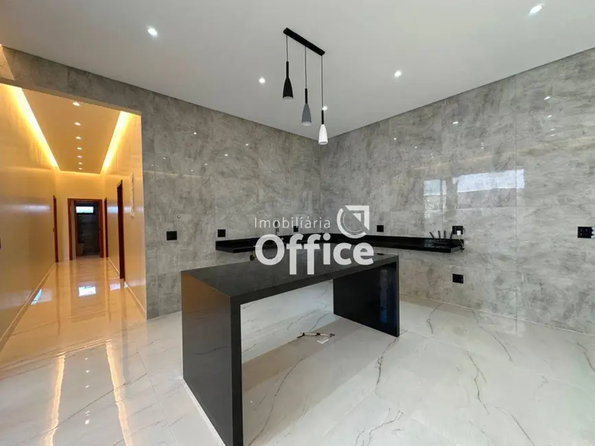 Foto 3 de Casa com 4 quartos à venda, 420m2 em Anápolis City, Anapolis - GO