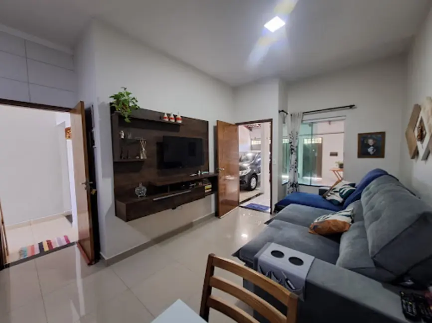 Casa com 3 quartos à venda, 150m2 em Residencial Flor do Cerrado, Anapolis - GO - imagem 5 Foto 5 de Casa com 3 quartos à venda, 150m2 em Residencial Flor do Cerrado, Anapolis - GO