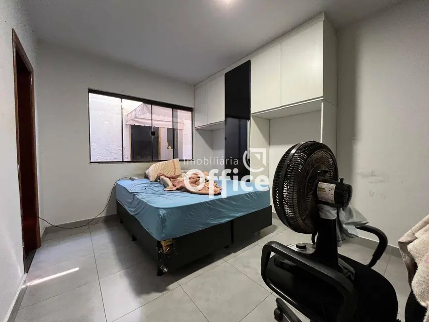 Casa com 3 quartos à venda, 150m2 em Setor Central, Anapolis - GO - imagem 9 Foto 9 de Casa com 3 quartos à venda, 150m2 em Setor Central, Anapolis - GO