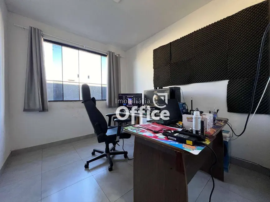 Casa com 3 quartos à venda, 150m2 em Setor Central, Anapolis - GO - imagem 8 Foto 8 de Casa com 3 quartos à venda, 150m2 em Setor Central, Anapolis - GO