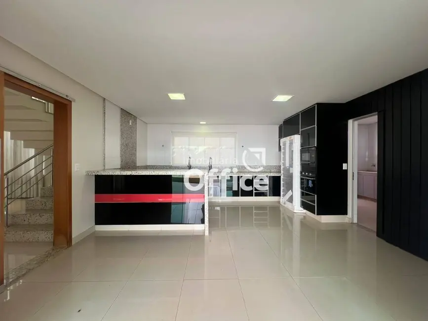 Foto 6 de Sobrado com 5 quartos à venda, 100m2 em Residencial Anaville, Anapolis - GO