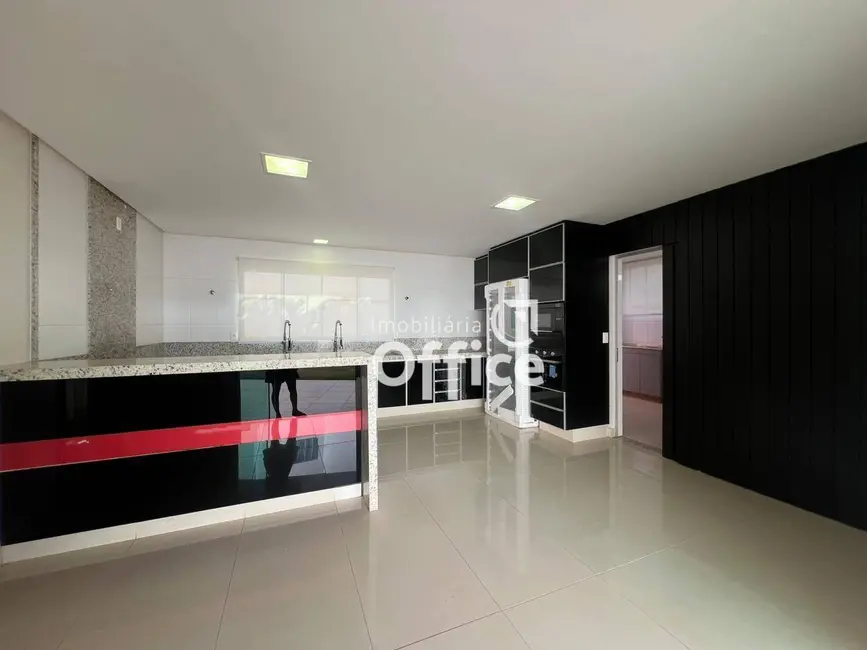 Foto 5 de Sobrado com 5 quartos à venda, 100m2 em Residencial Anaville, Anapolis - GO