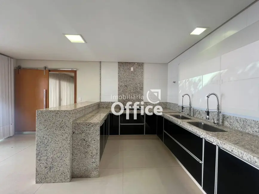 Foto 8 de Sobrado com 5 quartos à venda, 100m2 em Residencial Anaville, Anapolis - GO