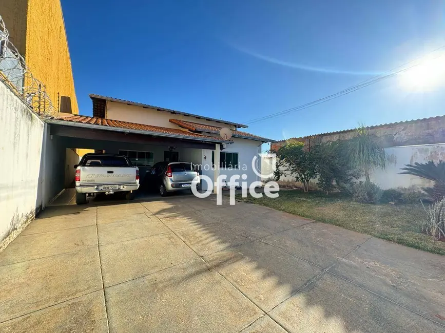 Foto 1 de Casa com 3 quartos à venda, 382m2 em Jardim América, Anapolis - GO