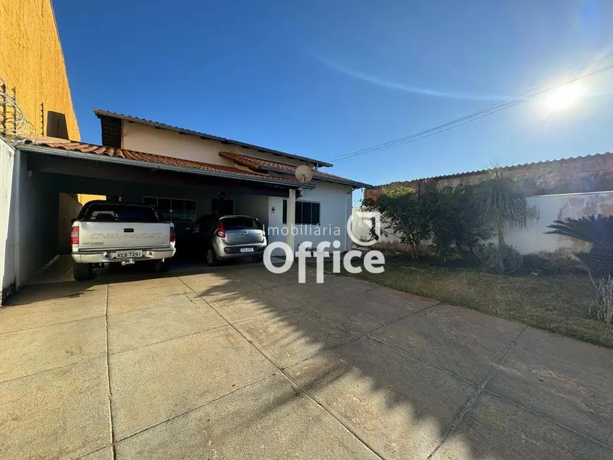 Foto 2 de Casa com 3 quartos à venda, 382m2 em Jardim América, Anapolis - GO