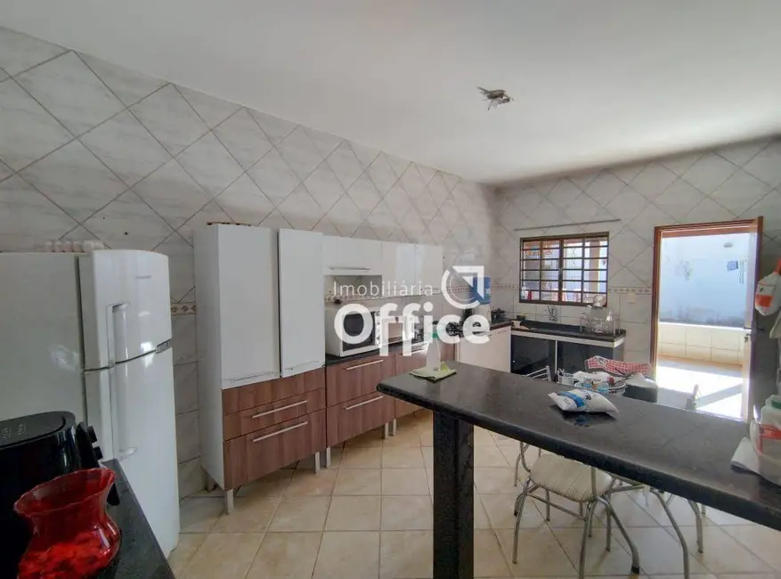 Casa com 3 quartos à venda, 300m2 em Jardim das Oliveiras, Anapolis - GO - imagem 5 Foto 5 de Casa com 3 quartos à venda, 300m2 em Jardim das Oliveiras, Anapolis - GO