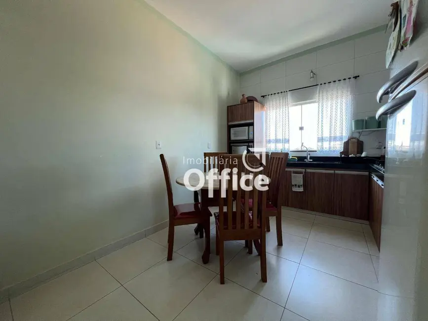 Foto 7 de Casa com 3 quartos à venda, 200m2 em Anapolis - GO