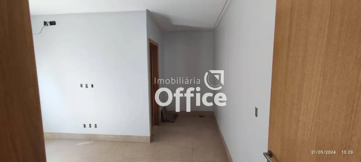 Casa com 3 quartos à venda, 300m2 em Setor Sul Jamil Miguel, Anapolis - GO - imagem 6 Foto 6 de Casa com 3 quartos à venda, 300m2 em Setor Sul Jamil Miguel, Anapolis - GO