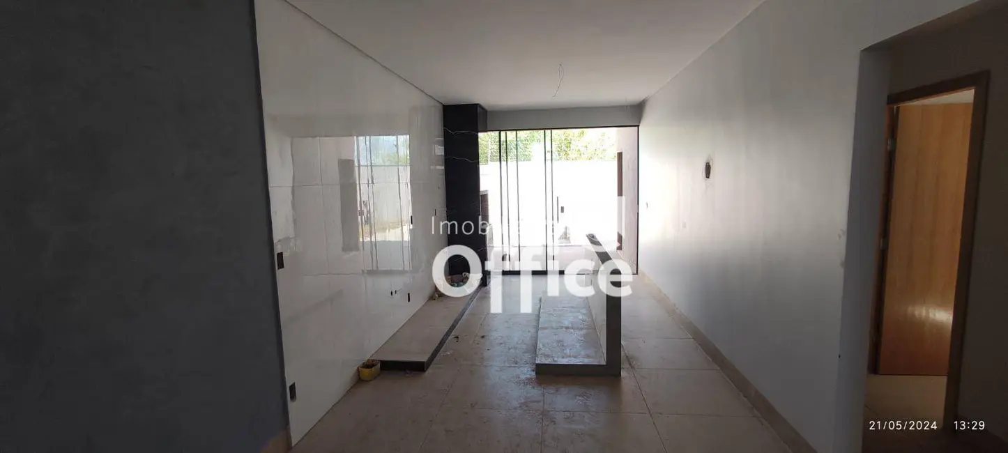 Casa com 3 quartos à venda, 300m2 em Setor Sul Jamil Miguel, Anapolis - GO - imagem 4 Foto 4 de Casa com 3 quartos à venda, 300m2 em Setor Sul Jamil Miguel, Anapolis - GO