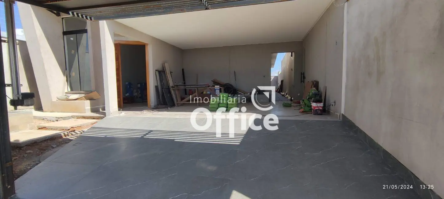 Casa com 3 quartos à venda, 300m2 em Setor Sul Jamil Miguel, Anapolis - GO - imagem 2 Foto 2 de Casa com 3 quartos à venda, 300m2 em Setor Sul Jamil Miguel, Anapolis - GO