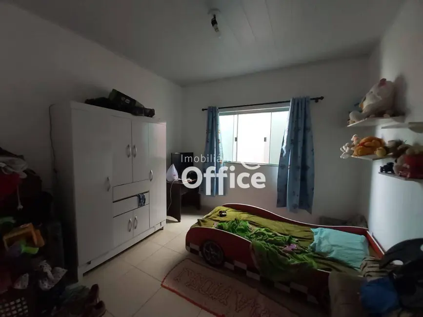 Casa com 3 quartos à venda, 300m2 em Adriana Parque, Anapolis - GO - imagem 8 Foto 8 de Casa com 3 quartos à venda, 300m2 em Adriana Parque, Anapolis - GO