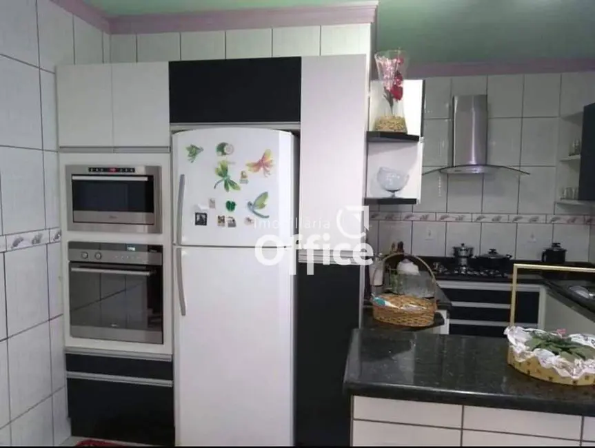 Foto 4 de Casa com 4 quartos à venda, 300m2 em Recanto do Sol, Anapolis - GO