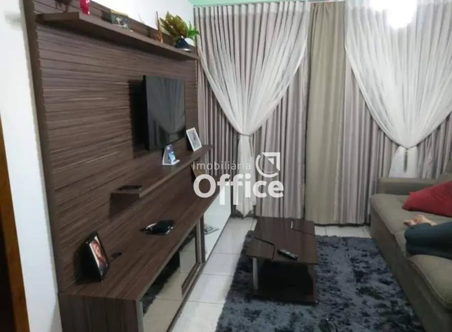 Foto 2 de Casa com 4 quartos à venda, 300m2 em Recanto do Sol, Anapolis - GO