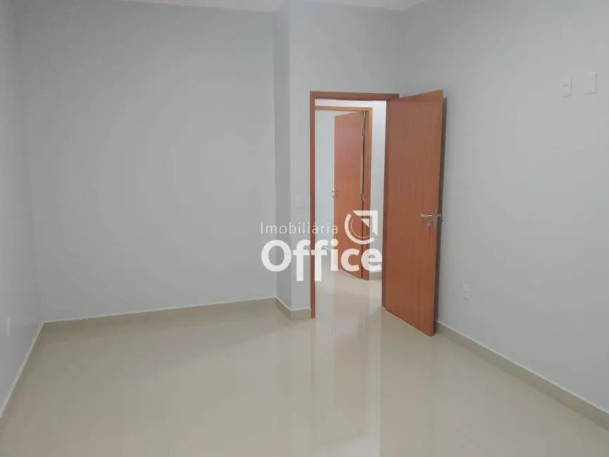 Casa com 3 quartos à venda, 206m2 em Itamaraty 4ª Etapa, Anapolis - GO - imagem 8 Foto 8 de Casa com 3 quartos à venda, 206m2 em Itamaraty 4ª Etapa, Anapolis - GO
