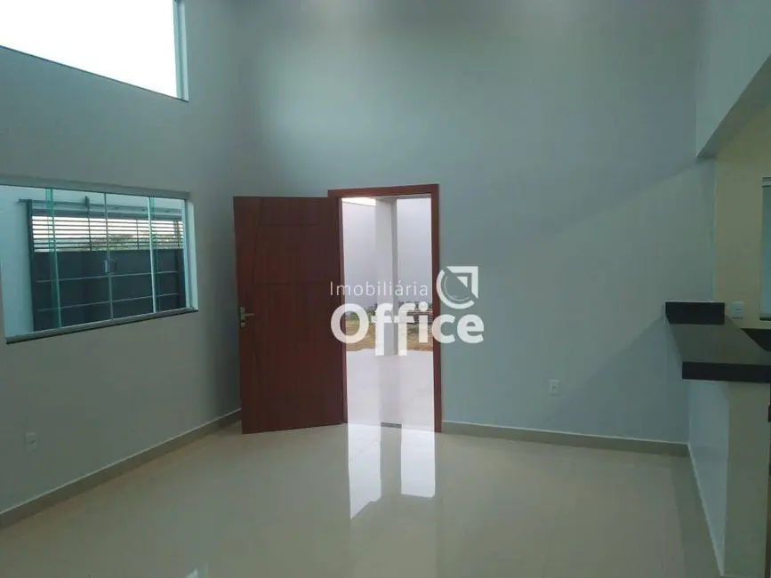 Casa com 3 quartos à venda, 206m2 em Itamaraty 4ª Etapa, Anapolis - GO - imagem 4 Foto 4 de Casa com 3 quartos à venda, 206m2 em Itamaraty 4ª Etapa, Anapolis - GO