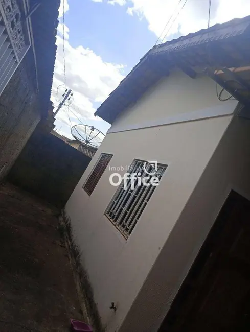 Foto 4 de Casa com 2 quartos à venda, 360m2 em Jardim dos Ipês, Anapolis - GO