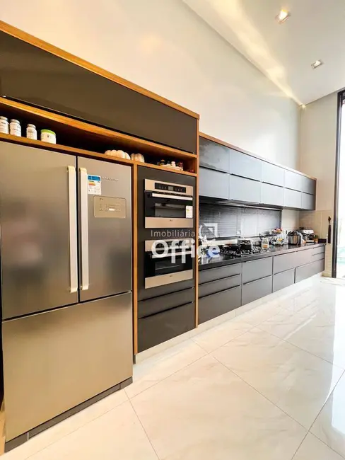 Foto 2 de Casa de Condomínio com 4 quartos à venda, 490m2 em Residencial Anaville, Anapolis - GO