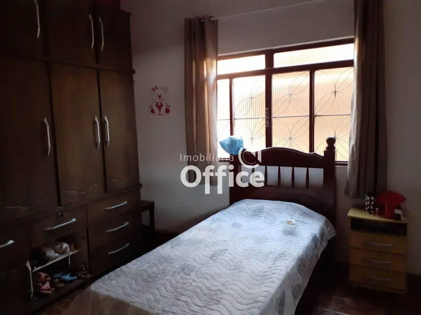 Casa com 5 quartos à venda, 300m2 em Vila Santa Isabel, Anapolis - GO - imagem 6 Foto 6 de Casa com 5 quartos à venda, 300m2 em Vila Santa Isabel, Anapolis - GO