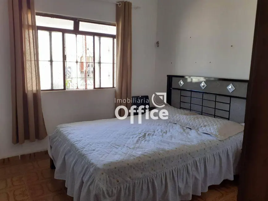 Casa com 5 quartos à venda, 300m2 em Vila Santa Isabel, Anapolis - GO - imagem 4 Foto 4 de Casa com 5 quartos à venda, 300m2 em Vila Santa Isabel, Anapolis - GO