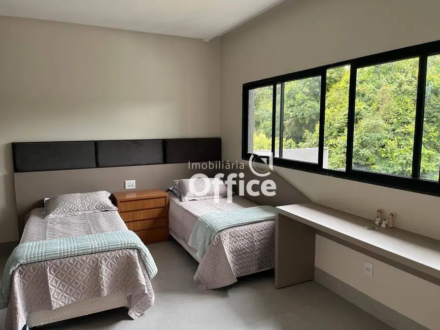 Sobrado com 6 quartos à venda, 525m2 em Anapolis - GO - imagem 7 Foto 7 de Sobrado com 6 quartos à venda, 525m2 em Anapolis - GO