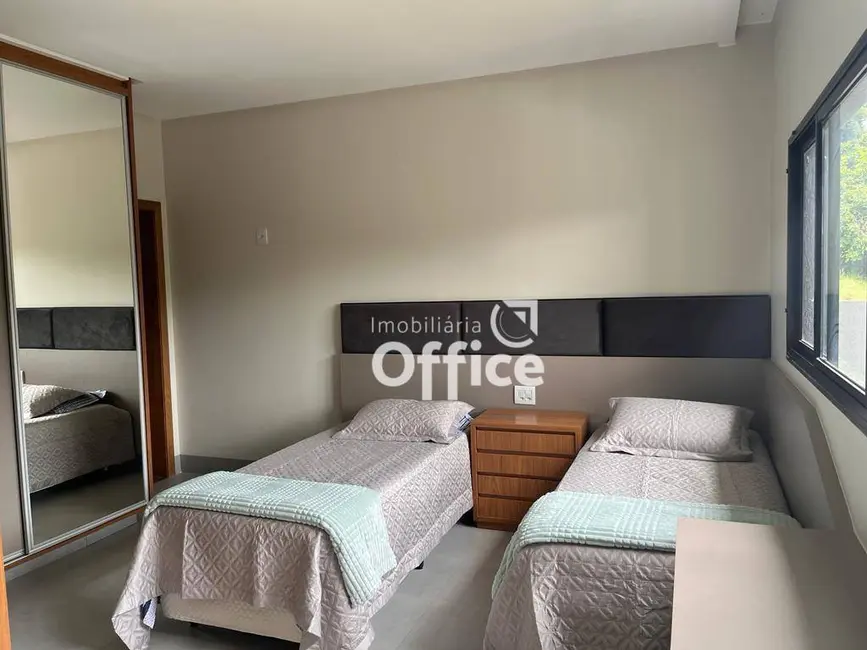 Sobrado com 6 quartos à venda, 525m2 em Anapolis - GO - imagem 8 Foto 8 de Sobrado com 6 quartos à venda, 525m2 em Anapolis - GO