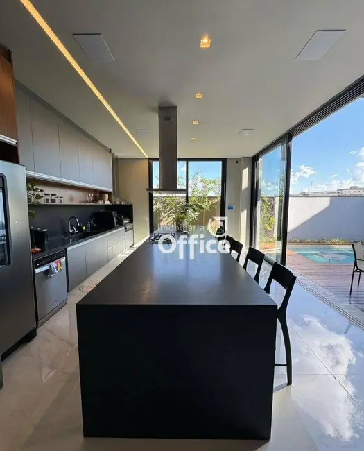 Foto 5 de Sobrado com 4 quartos à venda, 420m2 em Anapolis - GO