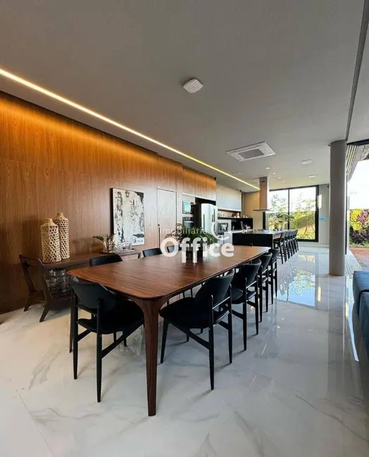 Foto 3 de Sobrado com 4 quartos à venda, 420m2 em Anapolis - GO