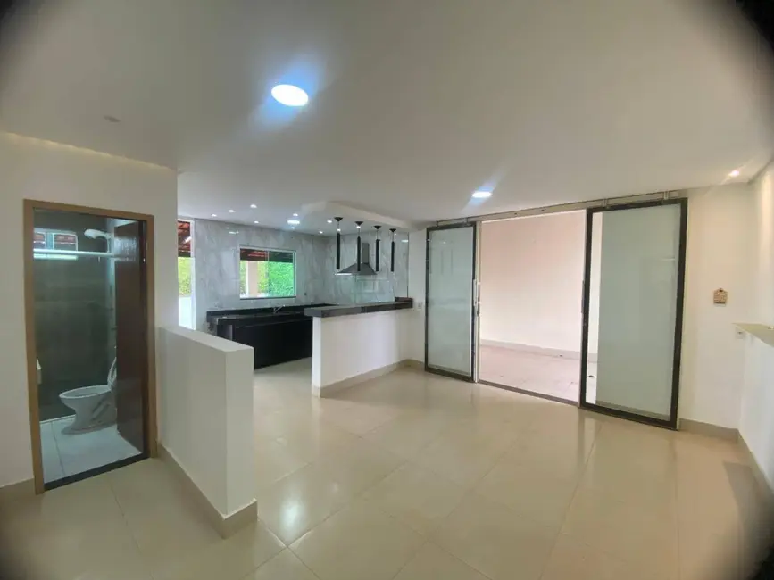 Casa com 3 quartos à venda, 360m2 em São Carlos, Anapolis - GO - imagem 3 Foto 3 de Casa com 3 quartos à venda, 360m2 em São Carlos, Anapolis - GO