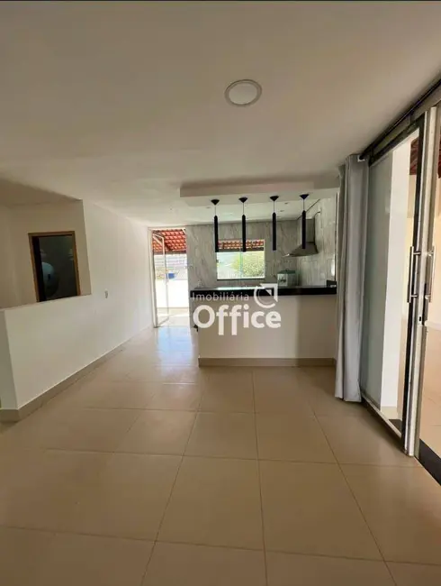 Foto 2 de Casa com 3 quartos à venda, 360m2 em São Carlos, Anapolis - GO