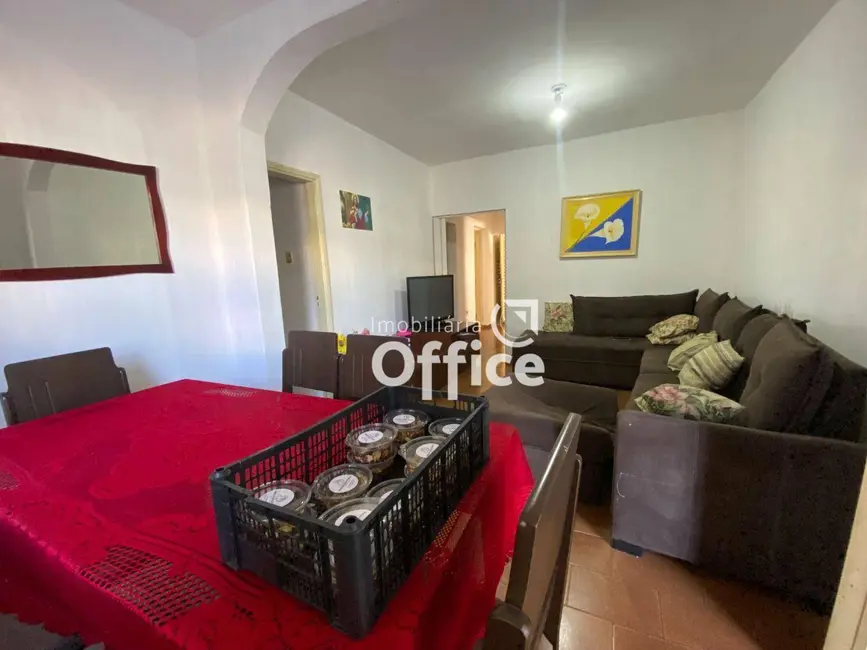 Foto 2 de Casa com 3 quartos à venda, 376m2 em Boa Vista, Anapolis - GO