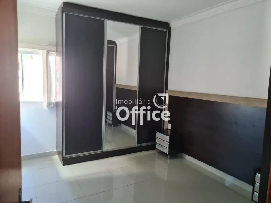 Foto 7 de Casa com 3 quartos à venda, 200m2 em Lourdes, Anapolis - GO