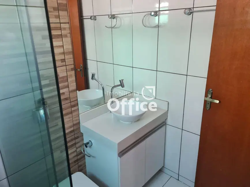 Foto 9 de Casa com 3 quartos à venda, 200m2 em Lourdes, Anapolis - GO