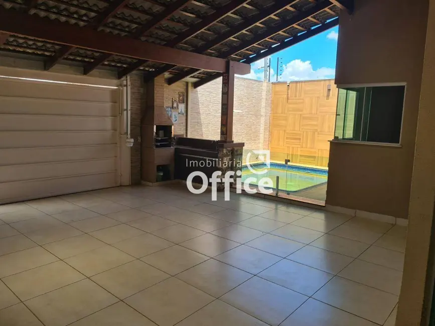 Foto 2 de Casa com 3 quartos à venda, 200m2 em Lourdes, Anapolis - GO