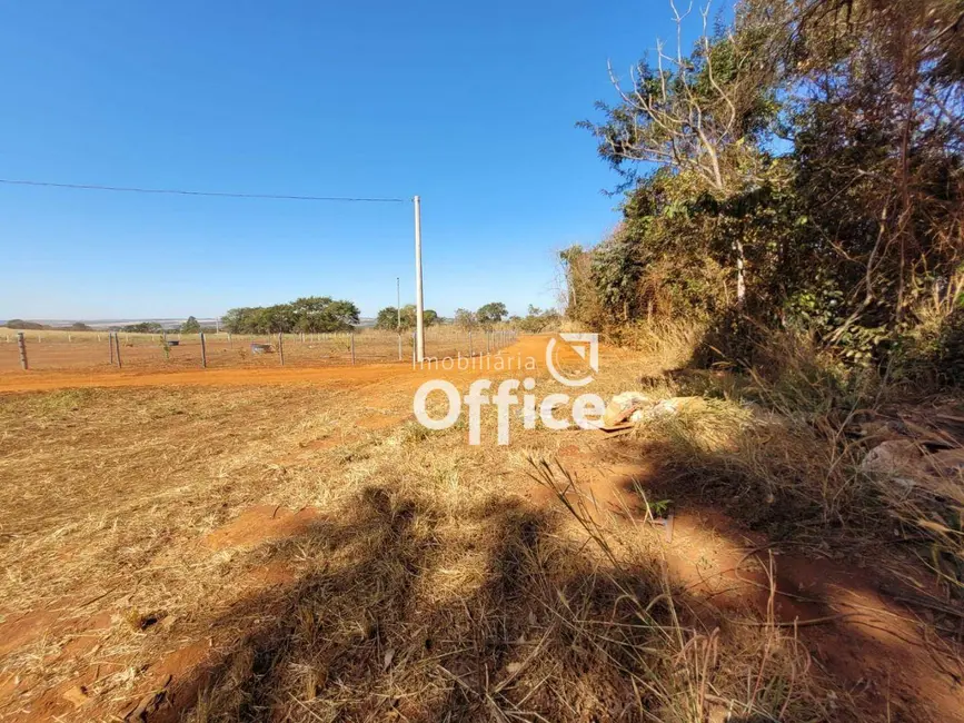 Foto 3 de Terreno / Lote à venda, 2000m2 em Campo Limpo De Goias - GO