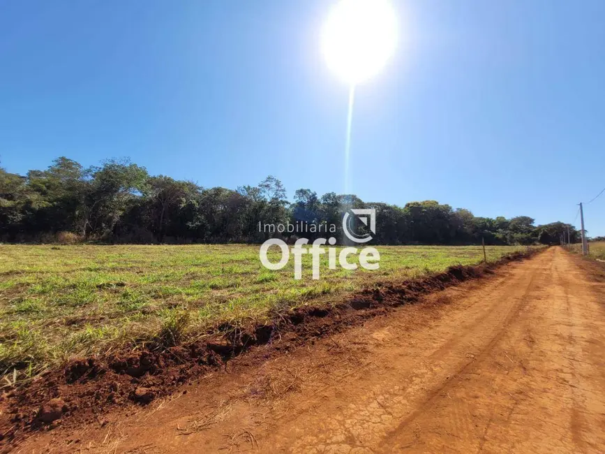 Foto 1 de Terreno / Lote à venda, 2000m2 em Campo Limpo De Goias - GO
