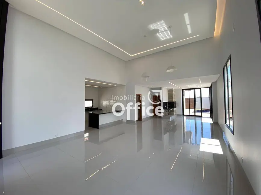 Casa com 3 quartos à venda, 420m2 em Anápolis City, Anapolis - GO - imagem 9 Foto 9 de Casa com 3 quartos à venda, 420m2 em Anápolis City, Anapolis - GO