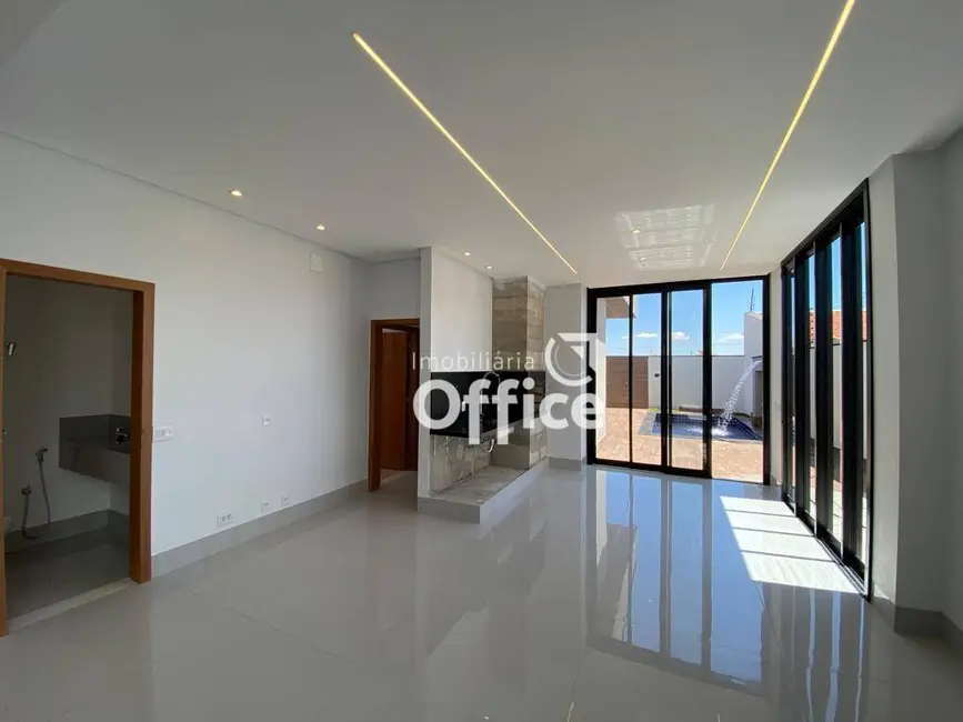 Casa com 3 quartos à venda, 420m2 em Anápolis City, Anapolis - GO - imagem 8 Foto 8 de Casa com 3 quartos à venda, 420m2 em Anápolis City, Anapolis - GO