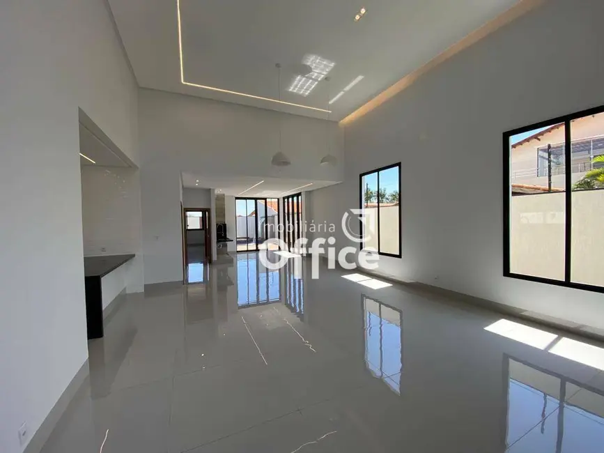 Casa com 3 quartos à venda, 420m2 em Anápolis City, Anapolis - GO - imagem 6 Foto 6 de Casa com 3 quartos à venda, 420m2 em Anápolis City, Anapolis - GO