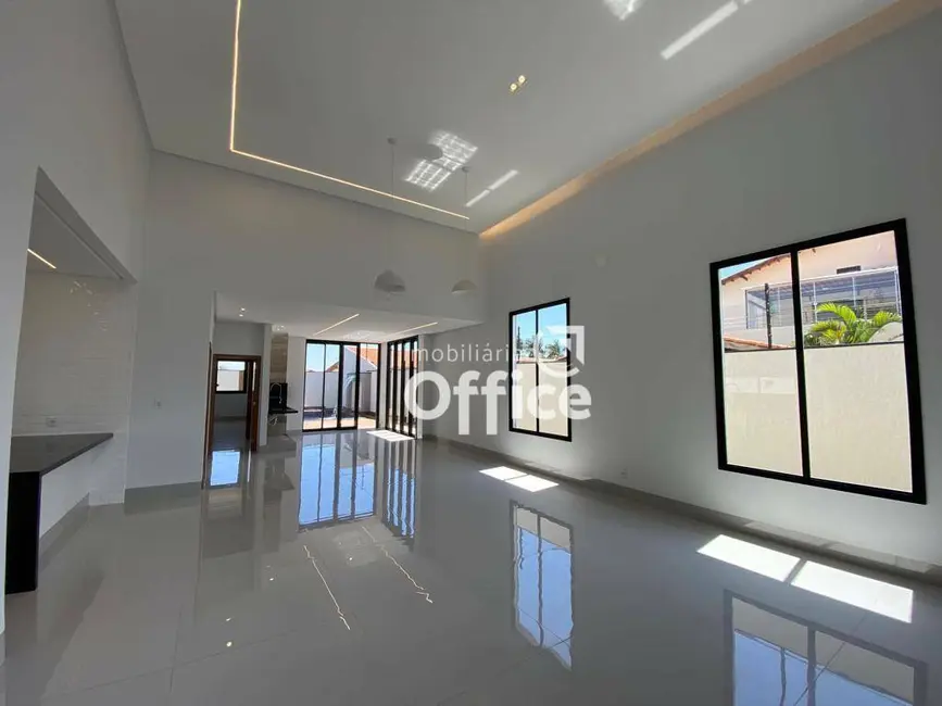 Casa com 3 quartos à venda, 420m2 em Anápolis City, Anapolis - GO - imagem 7 Foto 7 de Casa com 3 quartos à venda, 420m2 em Anápolis City, Anapolis - GO