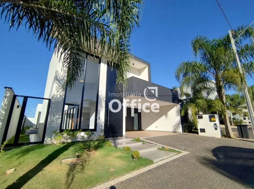 Foto 2 de Casa de Condomínio com 3 quartos à venda, 360m2 em Anapolis - GO