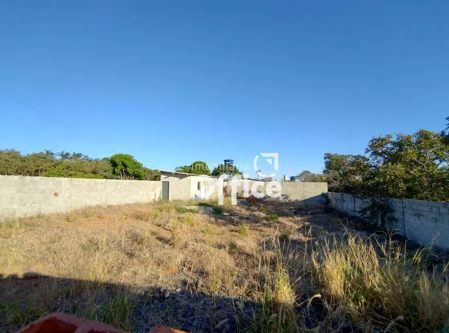 Foto 1 de Terreno / Lote à venda, 438m2 em Vila São Vicente, Anapolis - GO