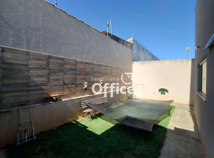 Casa com 3 quartos à venda, 300m2 em Residencial Itatiaia, Anapolis - GO - imagem 2 Foto 2 de Casa com 3 quartos à venda, 300m2 em Residencial Itatiaia, Anapolis - GO