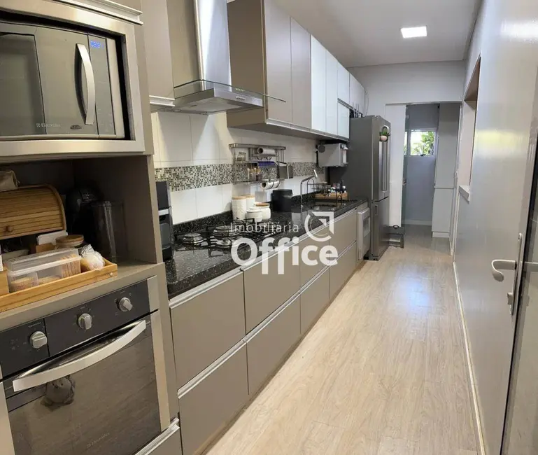 Foto 6 de Casa de Condomínio com 3 quartos à venda, 240m2 em Residencial Sol Nascente, Anapolis - GO