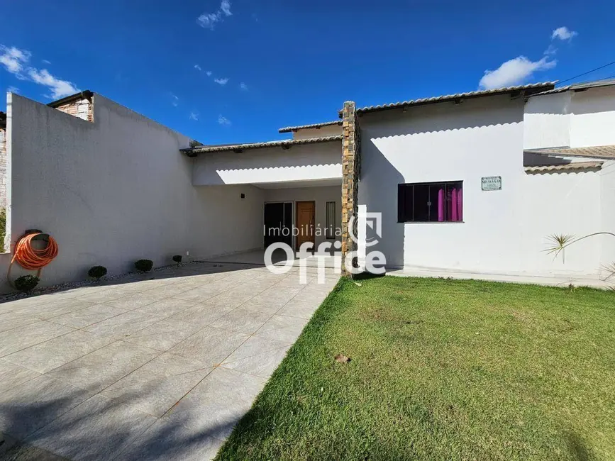 Foto 3 de Casa de Condomínio com 3 quartos à venda, 200m2 em Residencial Araguaia, Anapolis - GO