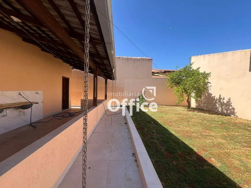 Casa com 3 quartos à venda, 252m2 em Anapolis - GO - imagem 1 Foto 1 de Casa com 3 quartos à venda, 252m2 em Anapolis - GO