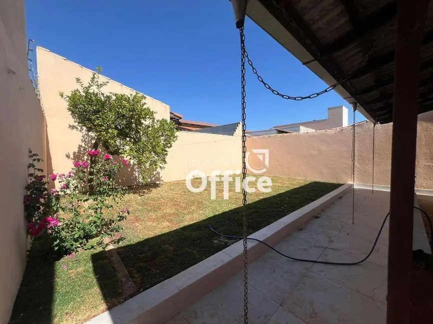 Casa com 3 quartos à venda, 252m2 em Anapolis - GO - imagem 3 Foto 3 de Casa com 3 quartos à venda, 252m2 em Anapolis - GO