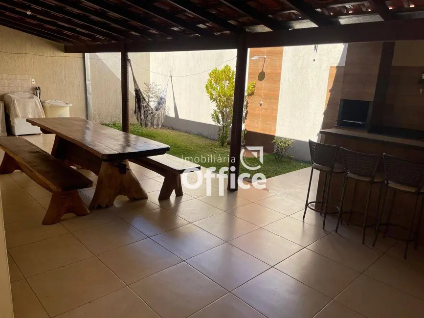 Foto 3 de Casa com 3 quartos à venda, 250m2 em Jardim Arco Verde, Anapolis - GO