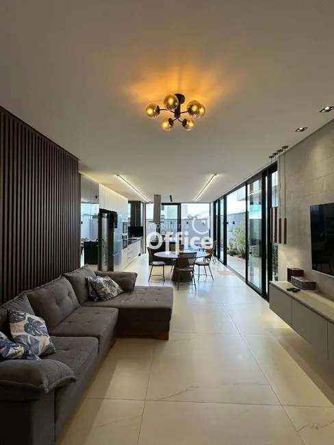 Foto 3 de Casa com 3 quartos à venda, 360m2 em Anapolis - GO