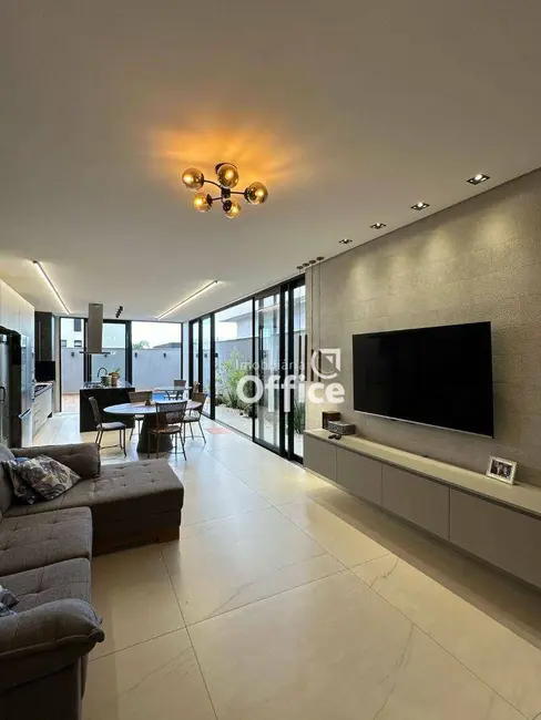 Foto 4 de Casa com 3 quartos à venda, 360m2 em Anapolis - GO